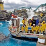 Die vier Inhaber des Europa-Park Roland, Jürgen, Michael und Thomas Mack mit Moderator Ingo Dubinski und Traumschiff-Kapitän Siegfried Rauch auf dem neu eröffneten „Whale Adventures – Northern Lights“